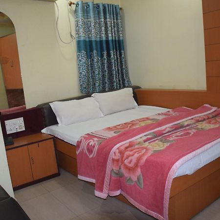 Starline Hotel Агартала Екстер'єр фото